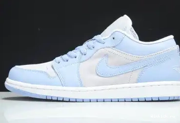 LOW JORDAN BLUE AIR UNIVERSITY 1 WMNS 0701